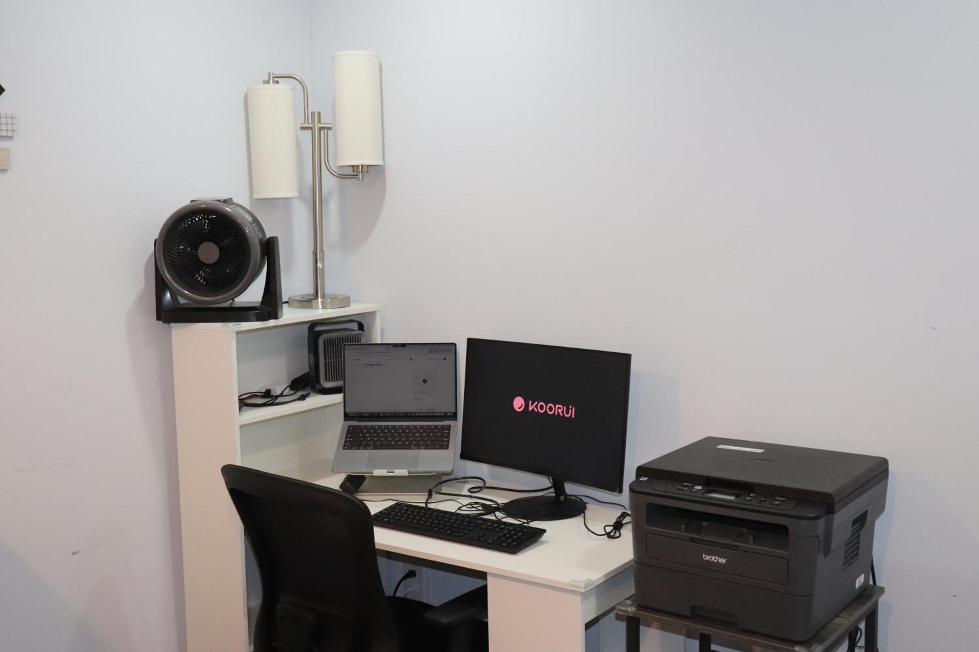 Garden 2 Bedroom Apt - Free Parking Wifi Laundry Workstation Brampton Exteriör bild